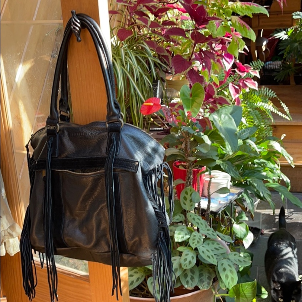 Leather shoulder bag